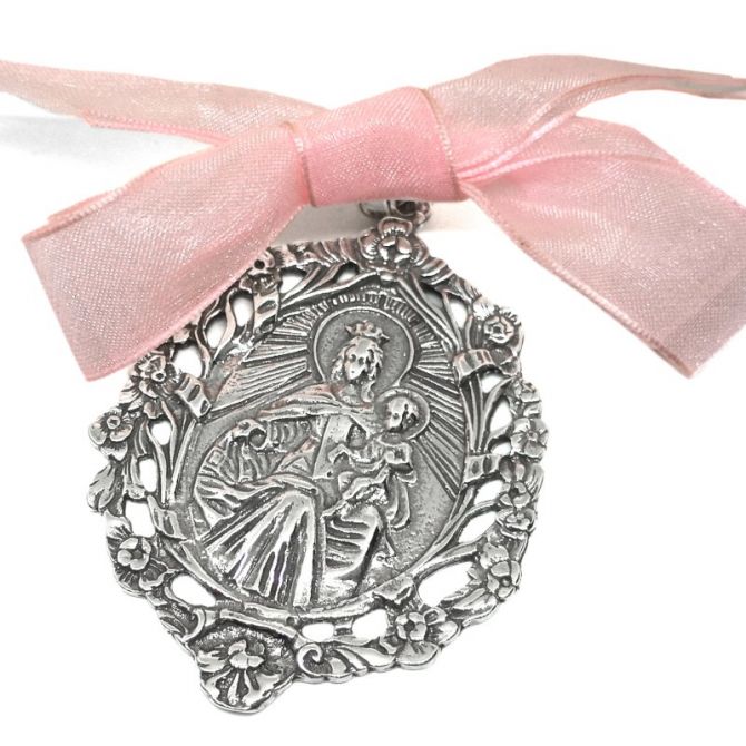 Medalla cuna Virgen del Carmen de plata