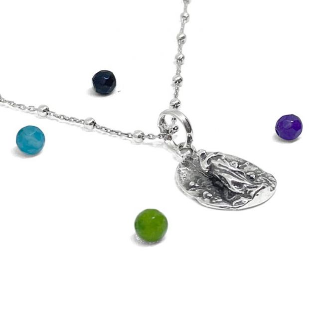 Medalla Inmaculada relieve pequeña plata con cadena