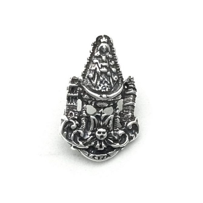 Rocío Ecija insignias gemelos pin